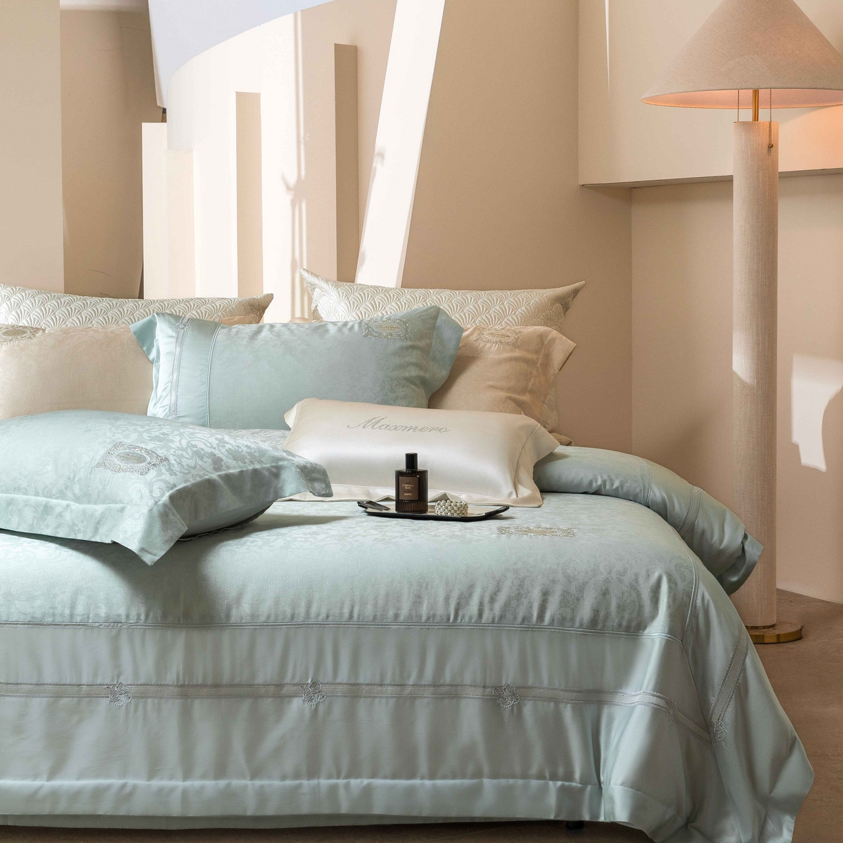 91家纺网 家纺一手货源 找家纺 （总）馨蕊家居 2026春夏新款天丝棉提花刺绣四件套-丽笙