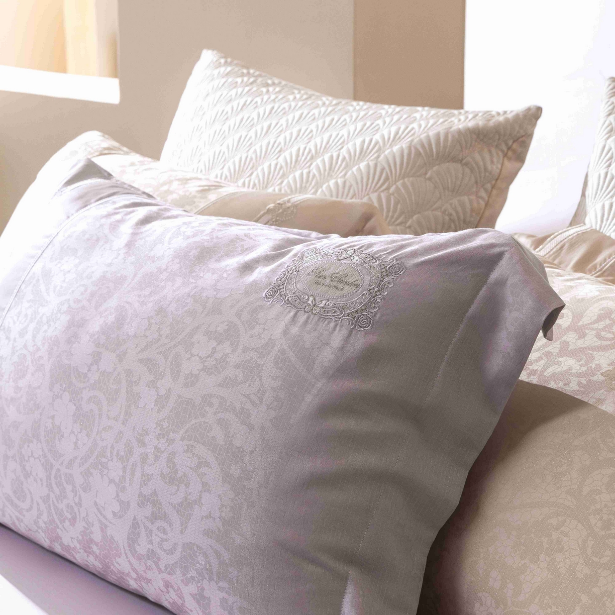 91家纺网 家纺一手货源 找家纺 馨蕊家居 2026春夏新款天丝棉提花刺绣四件套-丽笙 棉丽笙-婉若紫