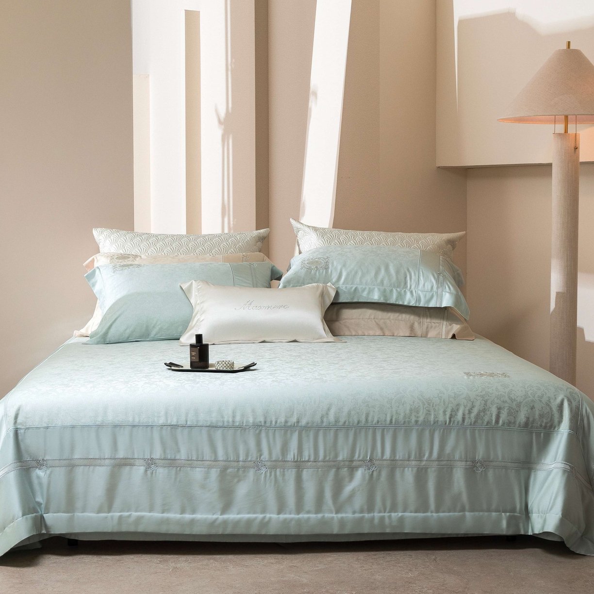 91家纺网 家纺一手货源 找家纺 馨蕊家居 2026春夏新款天丝棉提花刺绣四件套-丽笙 棉丽笙-北卡蓝