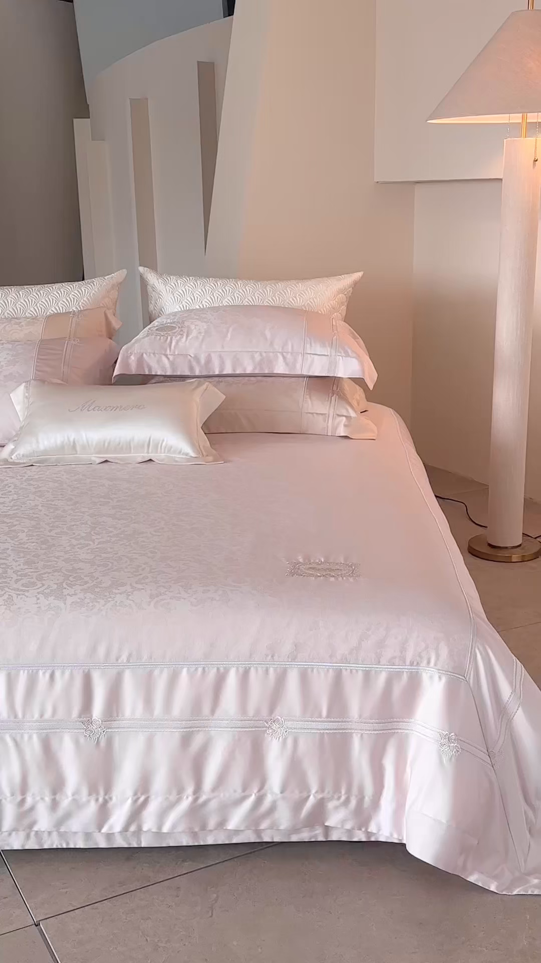 91家纺网 家纺一手货源 找家纺 馨蕊家居 2026春夏新款天丝棉提花刺绣四件套-丽笙 棉丽笙-初夏粉