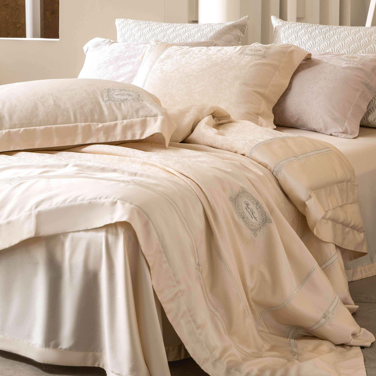 91家纺网 家纺一手货源 找家纺 馨蕊家居 2026春夏新款天丝棉提花刺绣四件套-丽笙 棉丽笙-奶咖