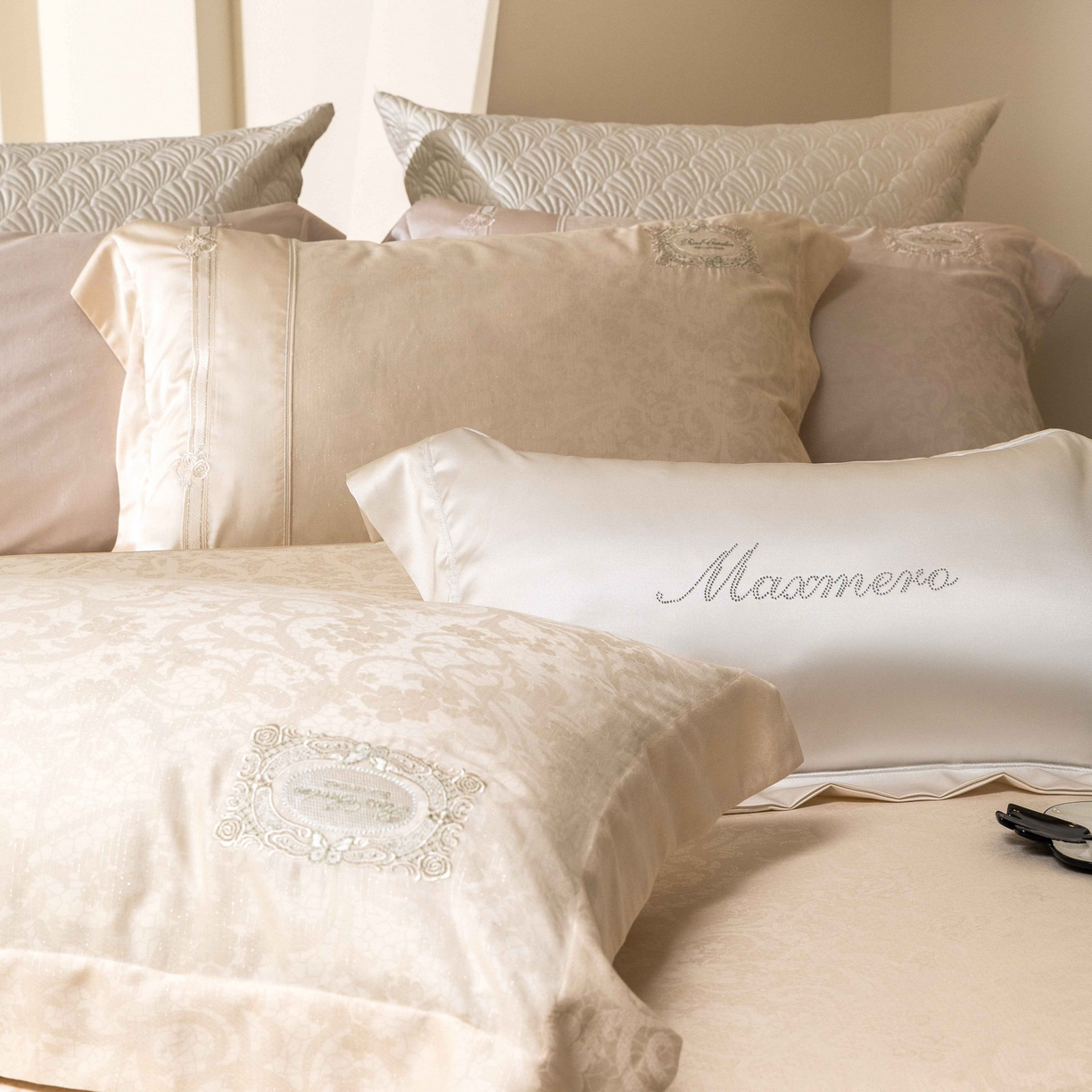 91家纺网 家纺一手货源 找家纺 馨蕊家居 2026春夏新款天丝棉提花刺绣四件套-丽笙 棉丽笙-奶咖