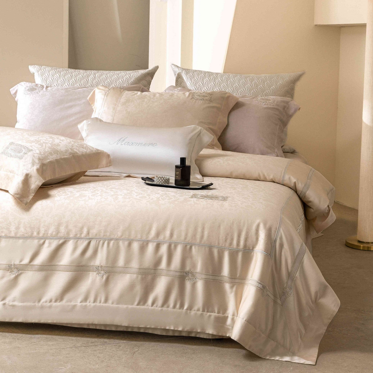 91家纺网 家纺一手货源 找家纺 馨蕊家居 2026春夏新款天丝棉提花刺绣四件套-丽笙 棉丽笙-奶咖