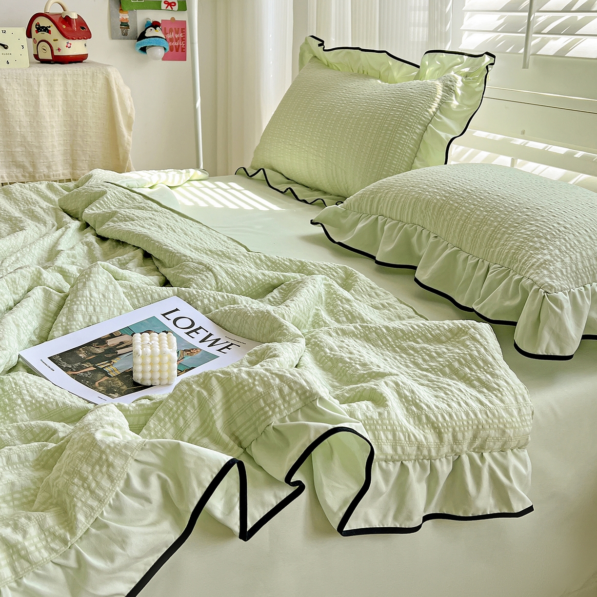 91家纺网 家纺一手货源 找家纺 一比一家纺 2026新款纯色花边款夏被四件套 芥末绿