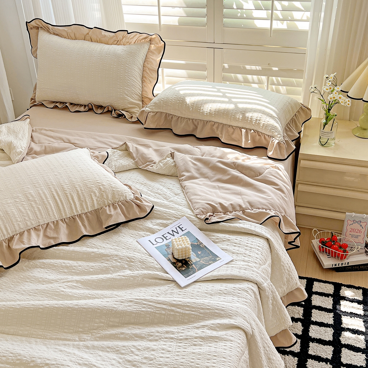 91家纺网 家纺一手货源 找家纺 一比一家纺 2026新款纯色花边款夏被四件套 奶白咖