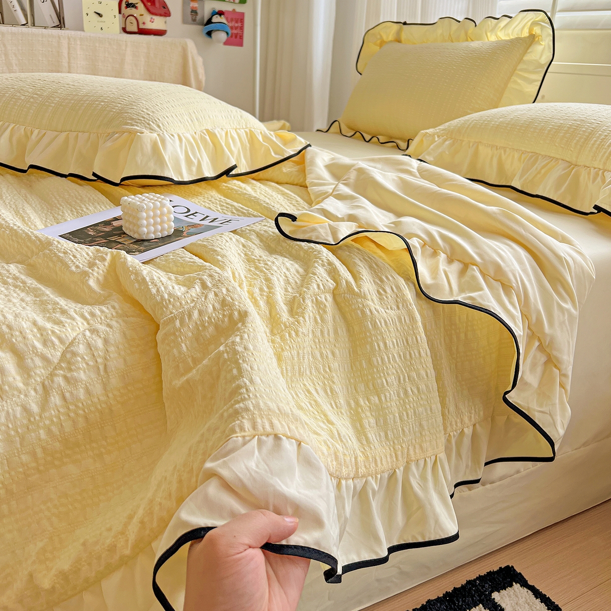 91家纺网 家纺一手货源 找家纺 一比一家纺 2026新款纯色花边款夏被四件套 起司