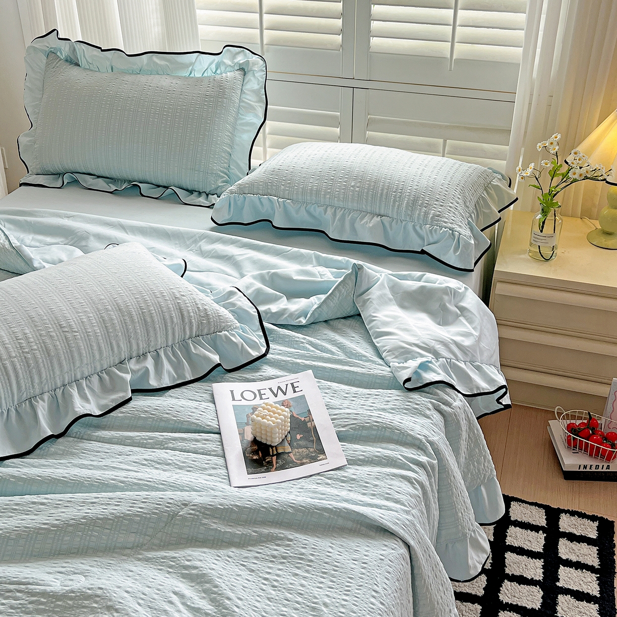 91家纺网 家纺一手货源 找家纺 一比一家纺 2026新款纯色花边款夏被四件套 天空蓝