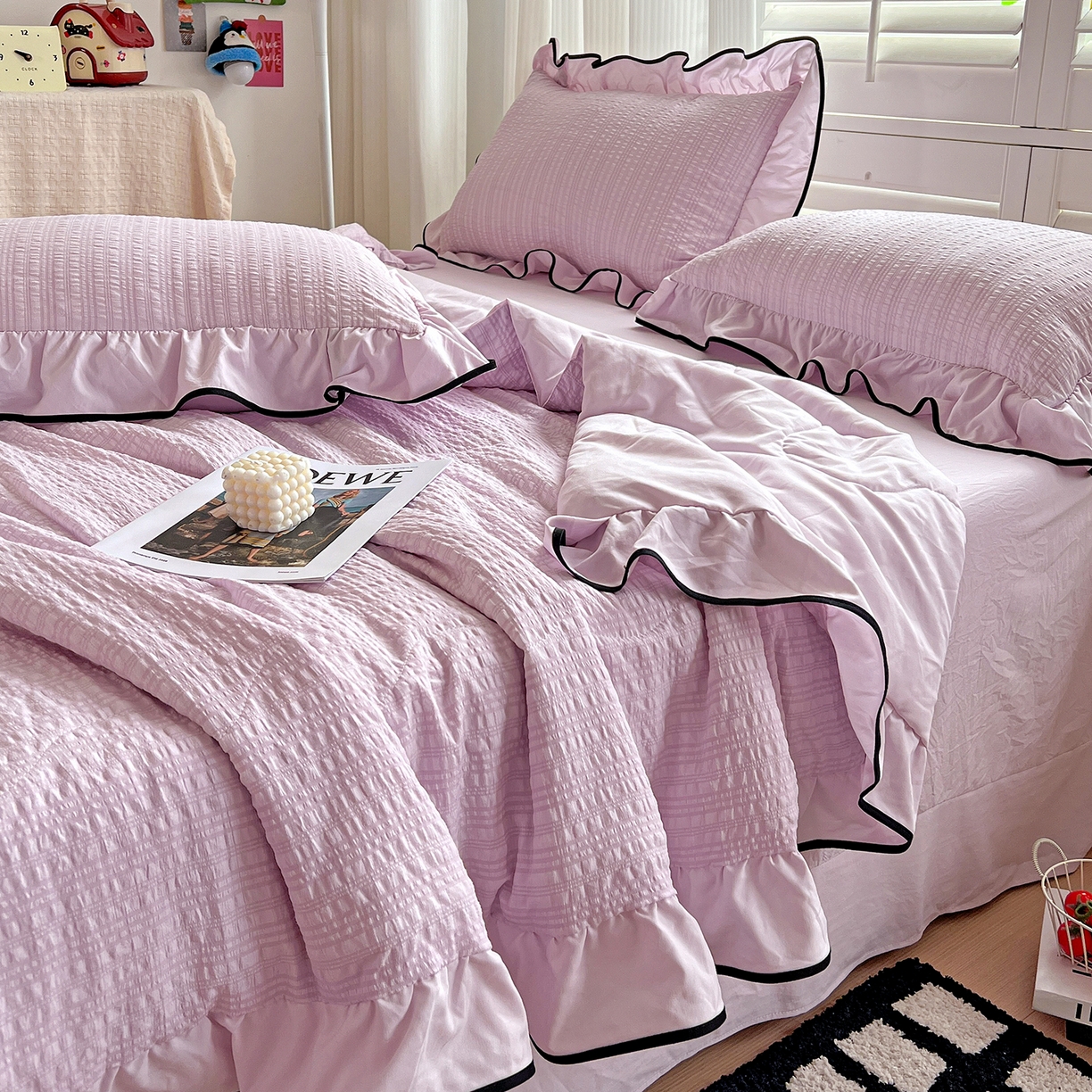 91家纺网 家纺一手货源 找家纺 一比一家纺 2026新款纯色花边款夏被四件套 香芋紫