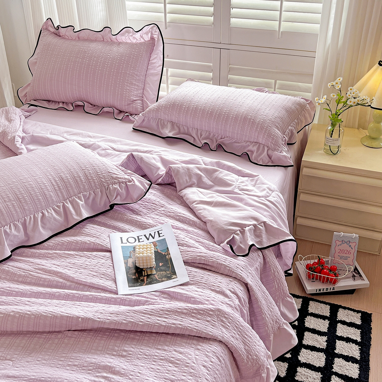 91家纺网 家纺一手货源 找家纺 一比一家纺 2026新款纯色花边款夏被四件套 香芋紫