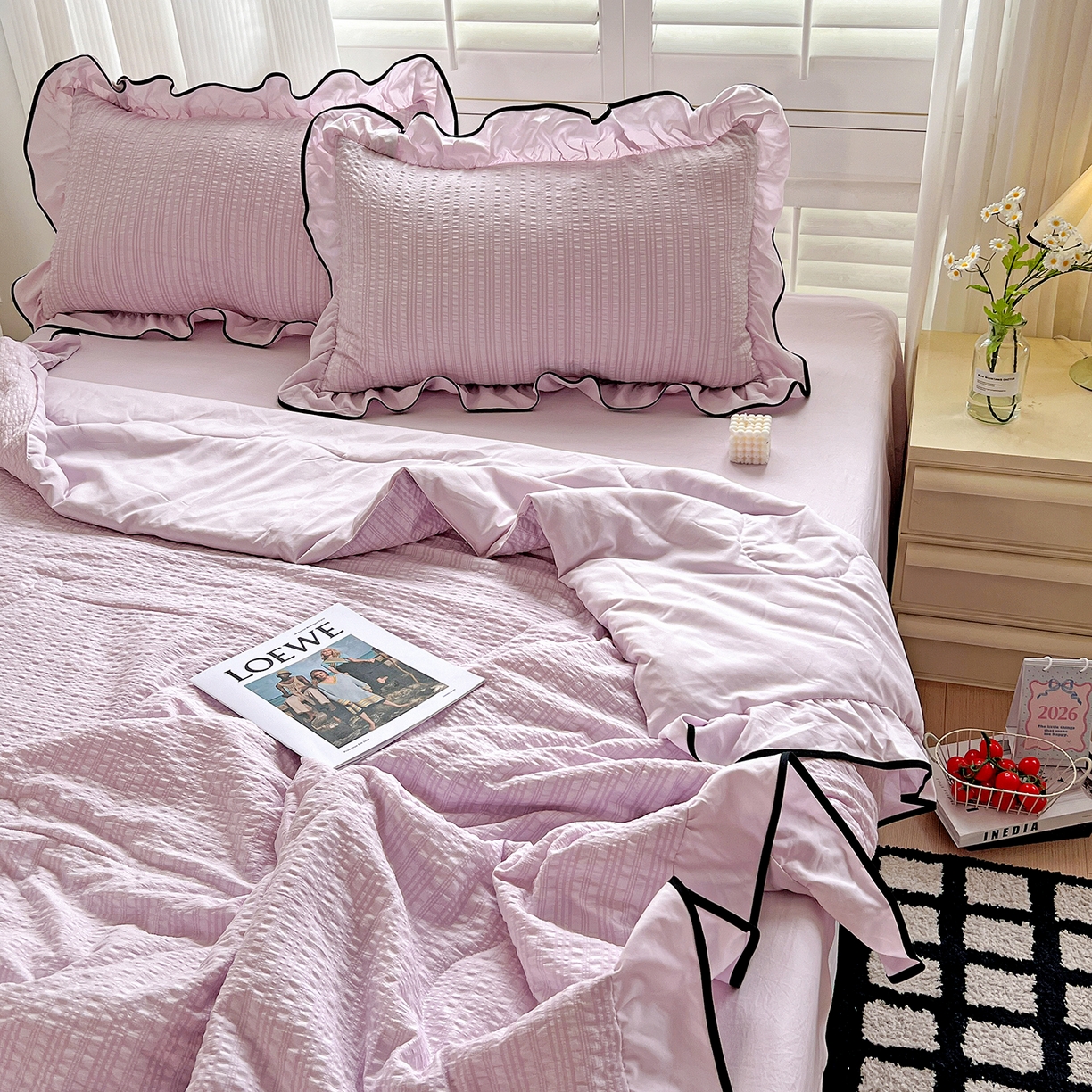 91家纺网 家纺一手货源 找家纺 一比一家纺 2026新款纯色花边款夏被四件套 香芋紫