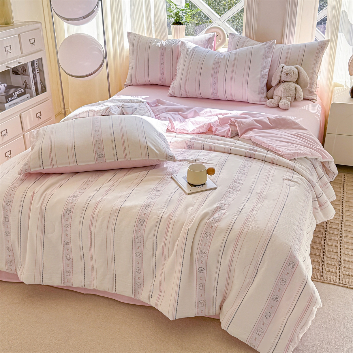 91家纺网 家纺一手货源 找家纺 灰鲸 2026新款全棉色织提花夏被夏凉被空调被 线条小狗-粉