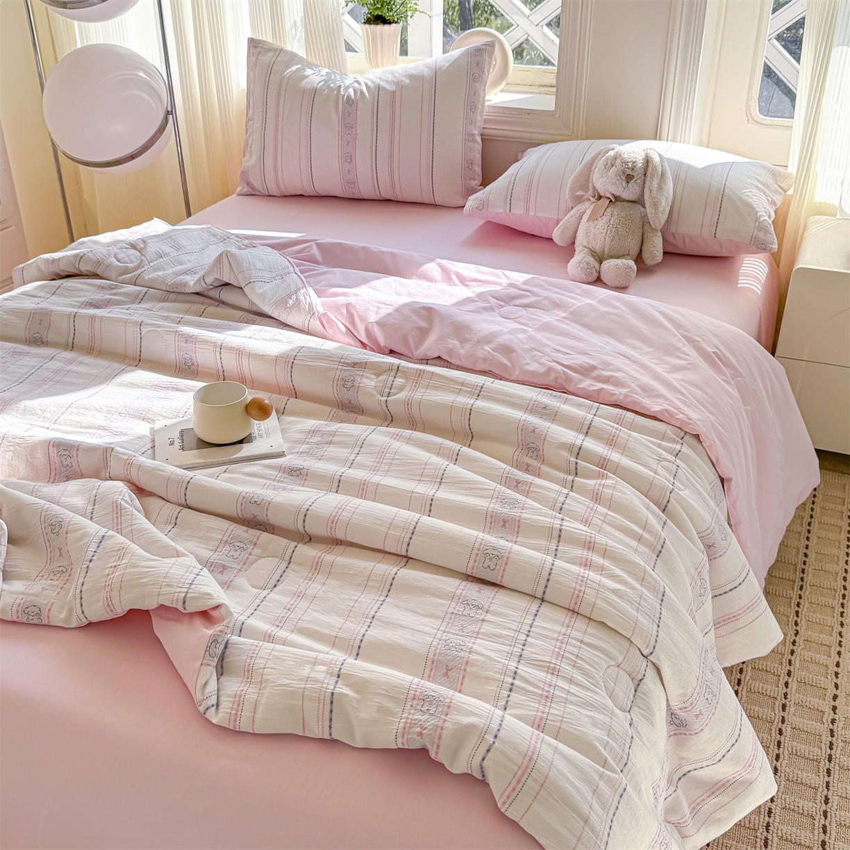 91家纺网 家纺一手货源 找家纺 灰鲸 2026新款全棉色织提花夏被夏凉被空调被 线条小狗-粉