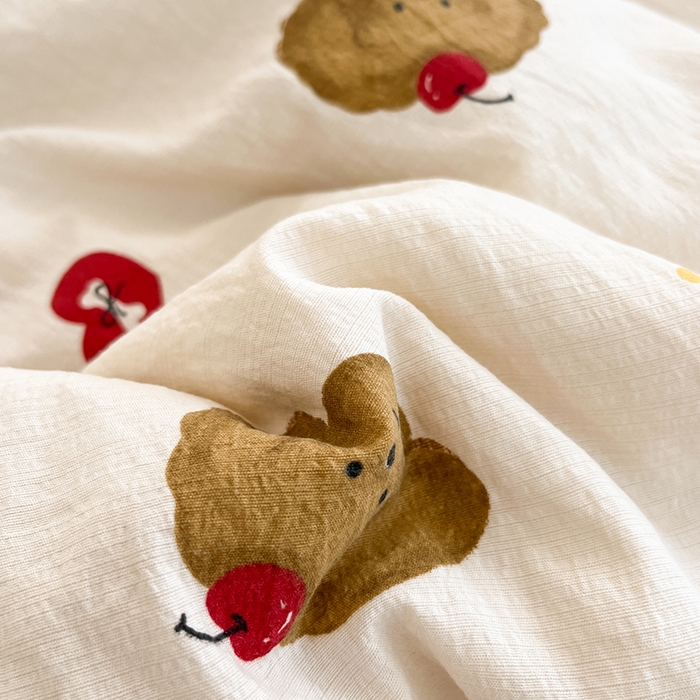 91家纺网 家纺一手货源 找家纺 几禾 2026新款云感双层纱7A抗菌夏被四件套系列-栀夏系列 栀夏-快乐小熊