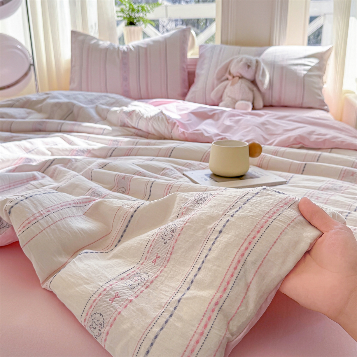 91家纺网 家纺一手货源 找家纺 灰鲸 2026新款全棉色织提花夏被夏凉被空调被 线条小狗-粉