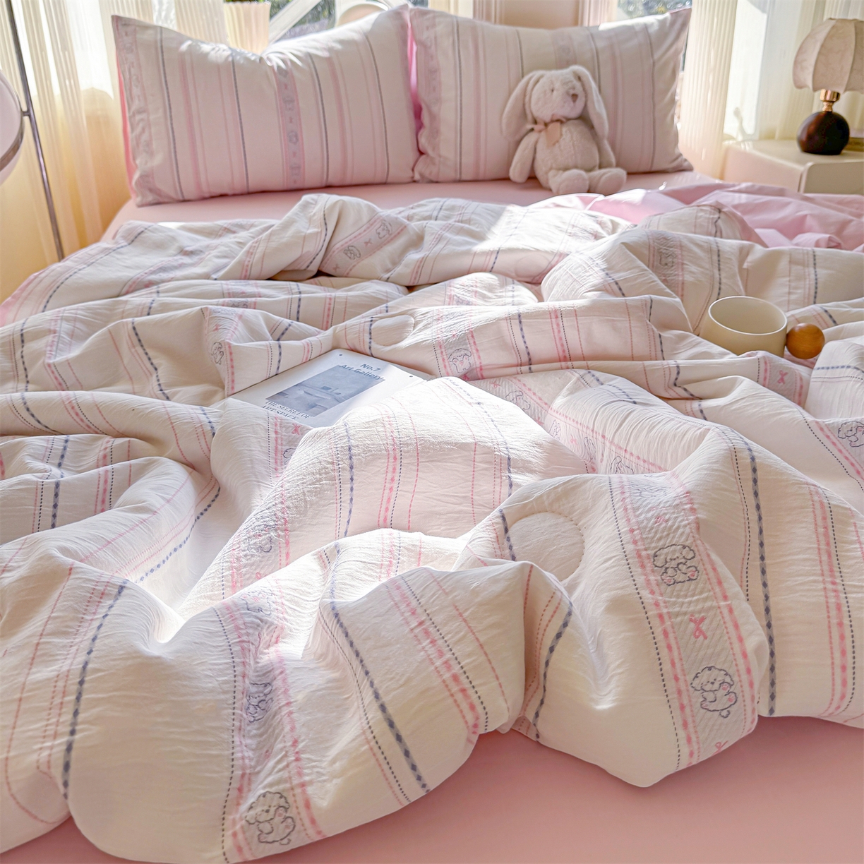 91家纺网 家纺一手货源 找家纺 灰鲸 2026新款全棉色织提花夏被夏凉被空调被 线条小狗-粉