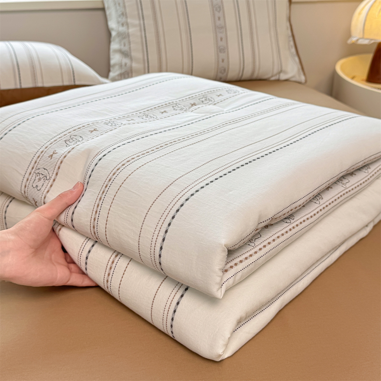 灰鲸 2026新款全棉色织提花夏被夏凉被空调被 线条小狗-咖