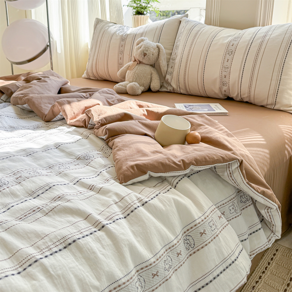 91家纺网 家纺一手货源 找家纺 灰鲸 2026新款全棉色织提花夏被夏凉被空调被 线条小狗-咖