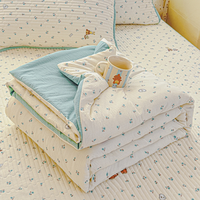 91家纺网 家纺一手货源 找家纺 几禾 2026新款云感双层纱7A抗菌夏被四件套系列-栀夏系列 栀夏-浪漫兔兔