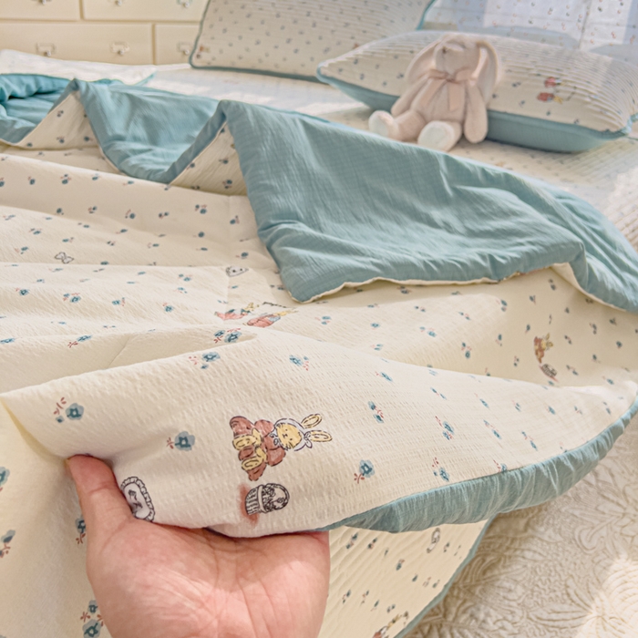 91家纺网 家纺一手货源 找家纺 几禾 2026新款云感双层纱7A抗菌夏被四件套系列-栀夏系列 栀夏-浪漫兔兔