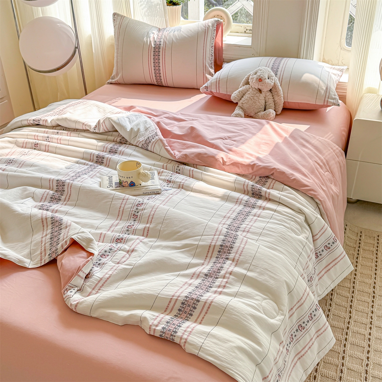 91家纺网 家纺一手货源 找家纺 灰鲸 2026新款全棉色织提花夏被夏凉被空调被 费尔岛小马-粉