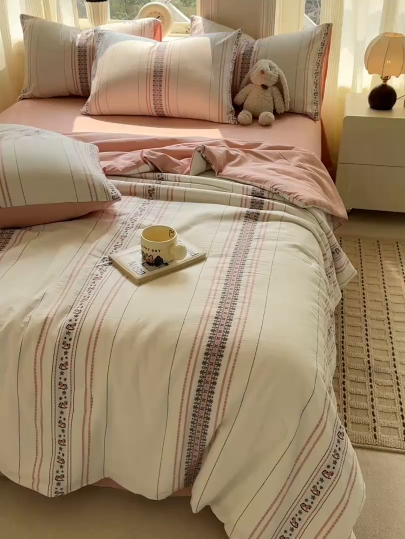 91家纺网 家纺一手货源 找家纺 灰鲸 2026新款全棉色织提花夏被夏凉被空调被 费尔岛小马-粉