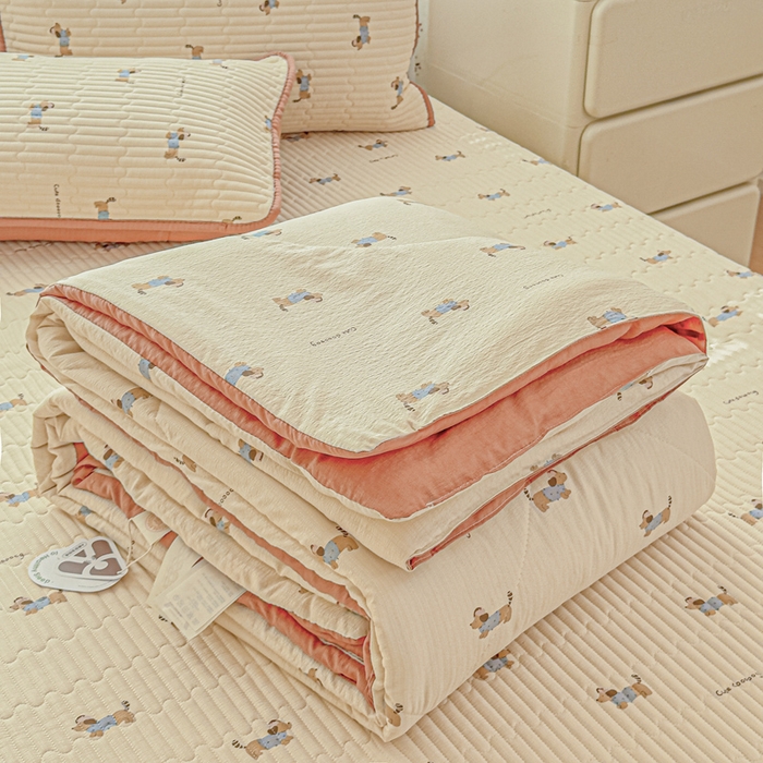 91家纺网 家纺一手货源 找家纺 几禾 2026新款云感双层纱7A抗菌夏被四件套系列-栀夏系列 栀夏-俏皮狗