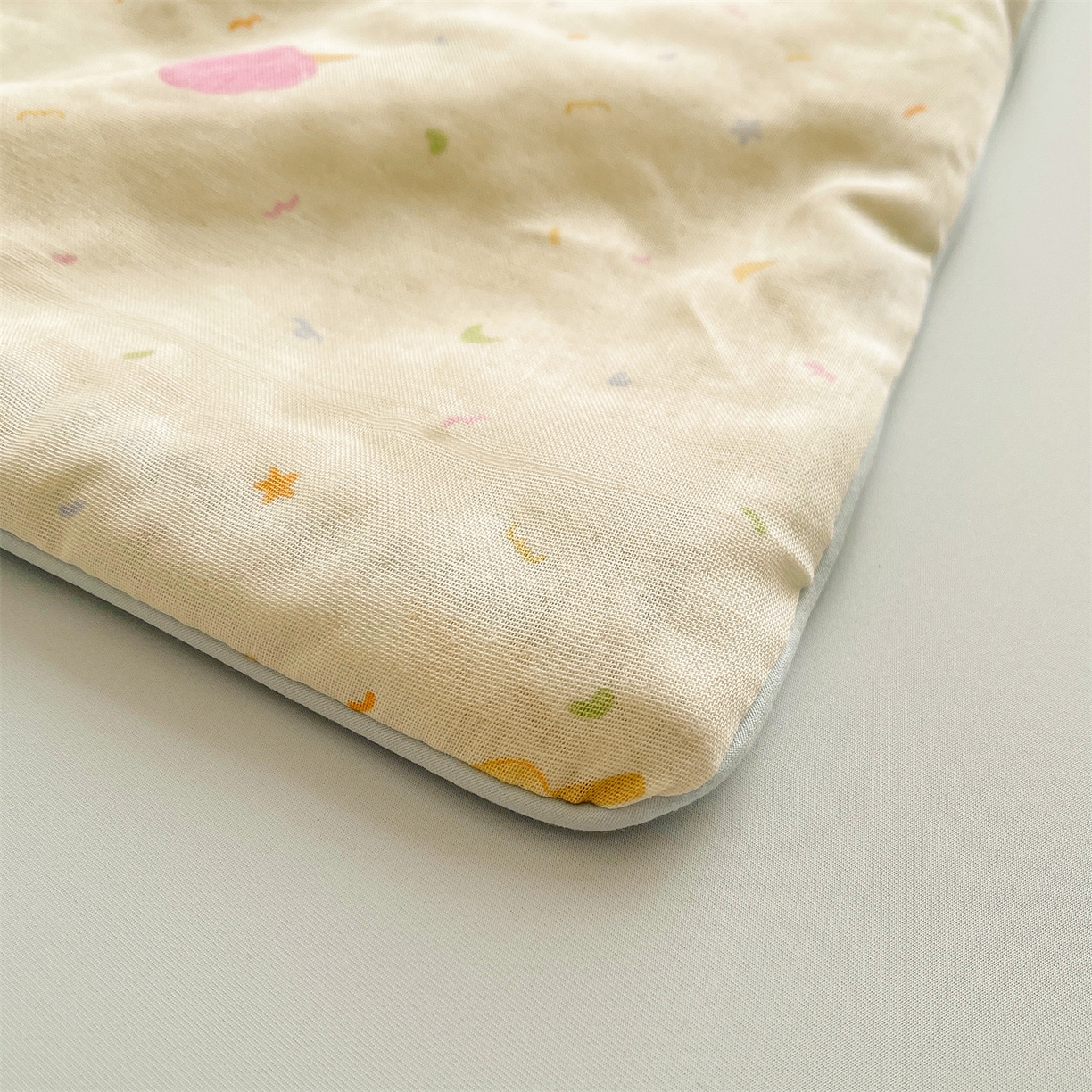 91家纺网 家纺一手货源 找家纺 小禹仔家纺 2026新款A类印花双层纱凉感大豆夏被 棒棒冰