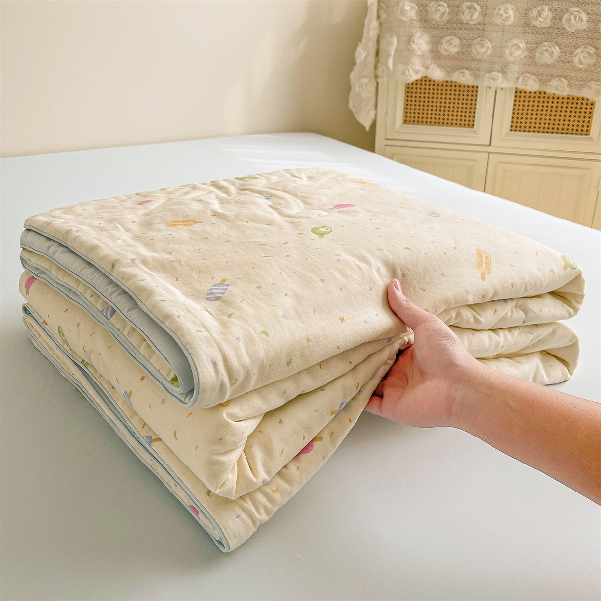 91家纺网 家纺一手货源 找家纺 小禹仔家纺 2026新款A类印花双层纱凉感大豆夏被 棒棒冰