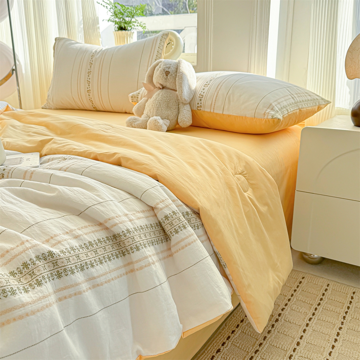 91家纺网 家纺一手货源 找家纺 灰鲸 2026新款全棉色织提花夏被夏凉被空调被 费尔岛小马-黄