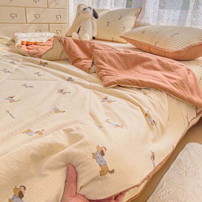 91家纺网 家纺一手货源 找家纺 几禾 2026新款云感双层纱7A抗菌夏被四件套系列-栀夏系列 栀夏-俏皮狗