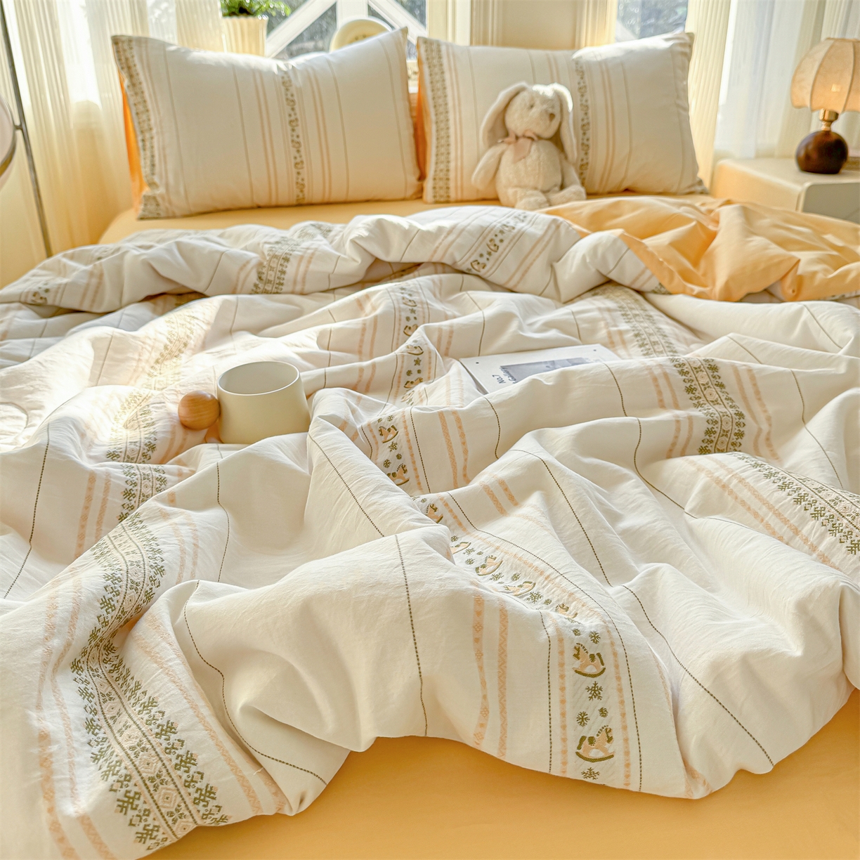 91家纺网 家纺一手货源 找家纺 灰鲸 2026新款全棉色织提花夏被夏凉被空调被 费尔岛小马-黄