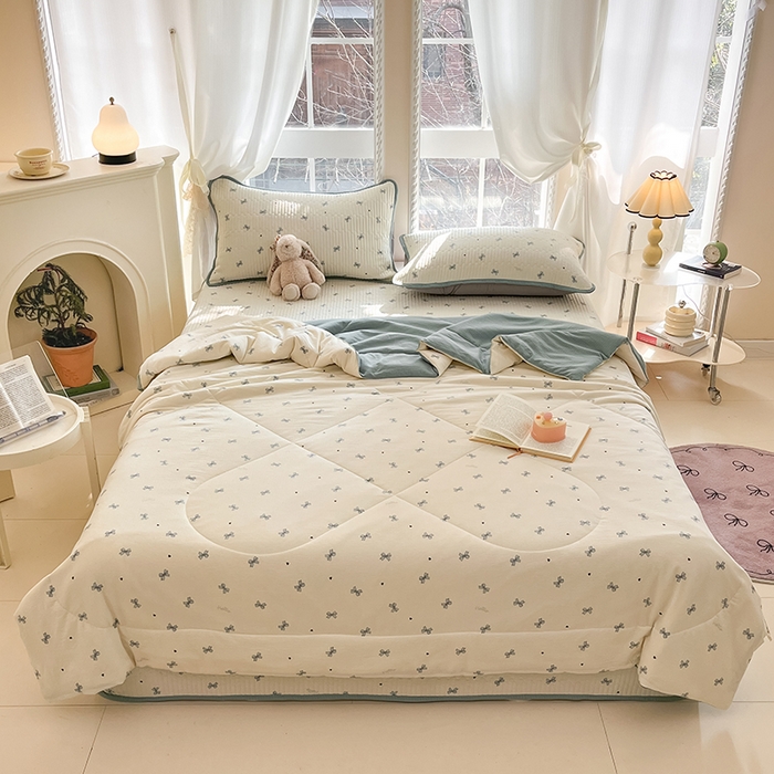 91家纺网 家纺一手货源 找家纺 几禾 2026新款云感双层纱7A抗菌夏被四件套系列-栀夏系列 栀夏-倾结