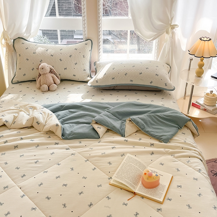 91家纺网 家纺一手货源 找家纺 几禾 2026新款云感双层纱7A抗菌夏被四件套系列-栀夏系列 栀夏-倾结