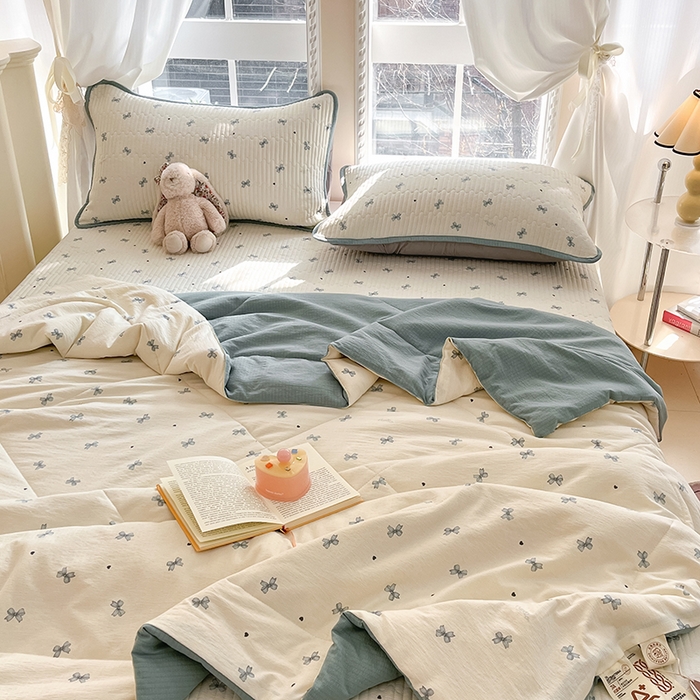 91家纺网 家纺一手货源 找家纺 几禾 2026新款云感双层纱7A抗菌夏被四件套系列-栀夏系列 栀夏-倾结