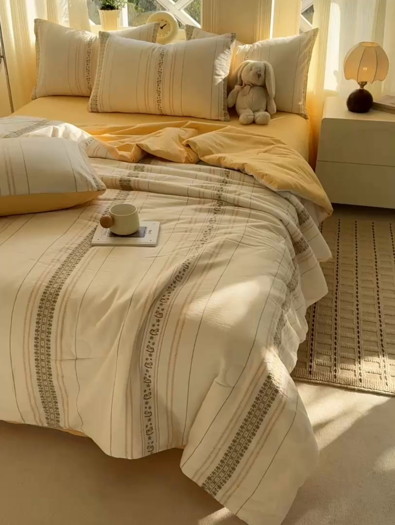 91家纺网 家纺一手货源 找家纺 灰鲸 2026新款全棉色织提花夏被夏凉被空调被 费尔岛小马-黄