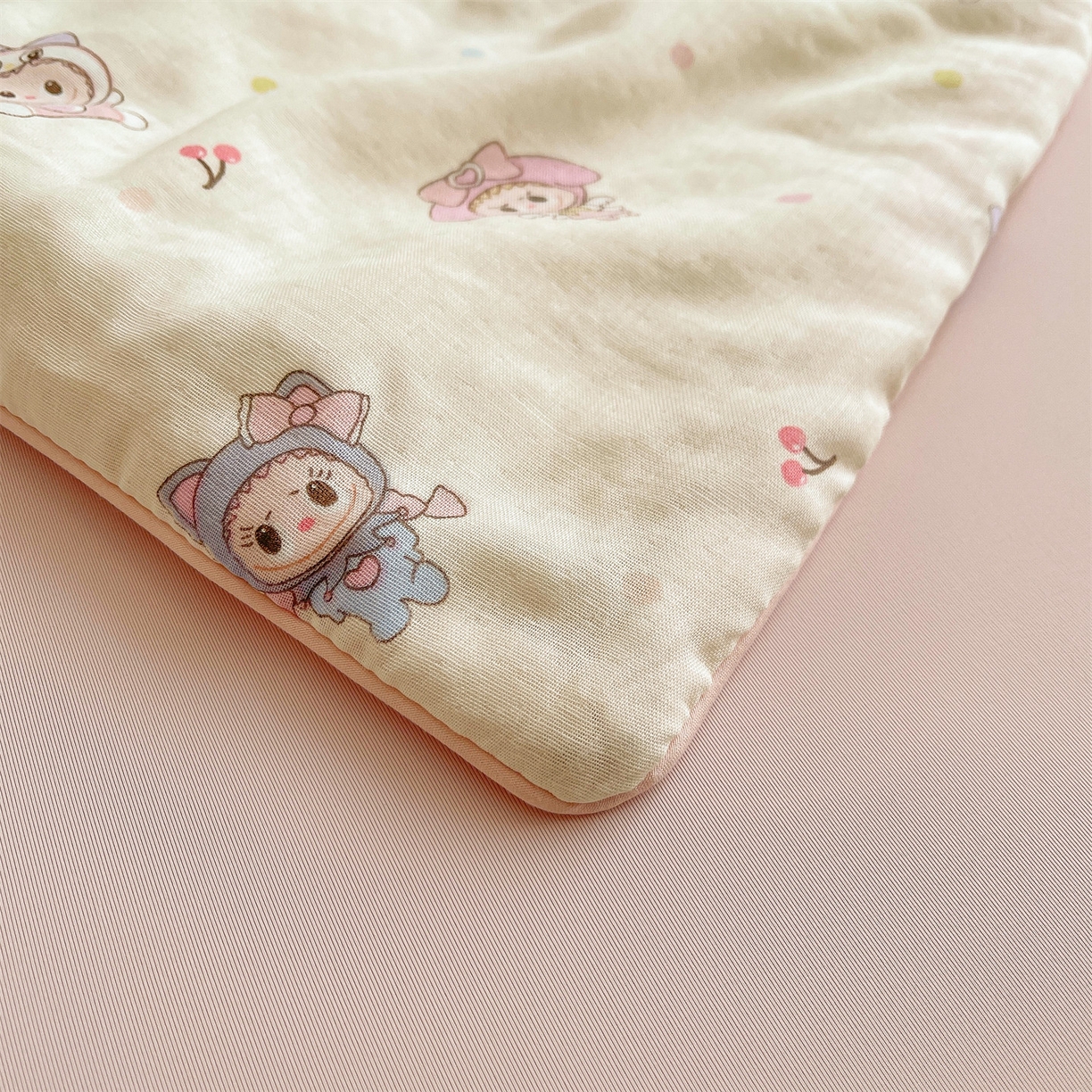 91家纺网 家纺一手货源 找家纺 小禹仔家纺 2026新款A类印花双层纱凉感大豆夏被 布布娃