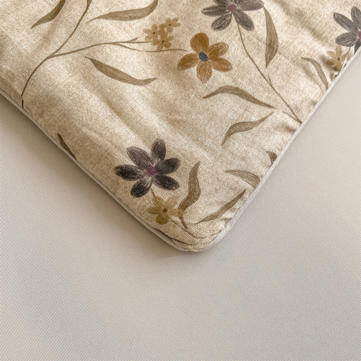 91家纺网 家纺一手货源 找家纺 小禹仔家纺 2026新款A类印花双层纱凉感大豆夏被 扶桑