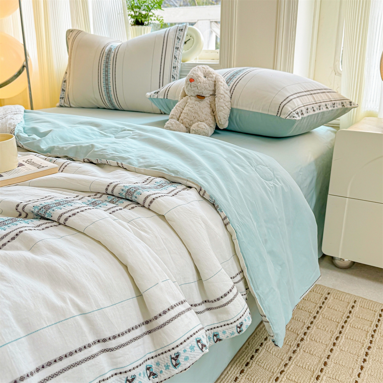 91家纺网 家纺一手货源 找家纺 灰鲸 2026新款全棉色织提花夏被夏凉被空调被 费尔岛小马-蓝