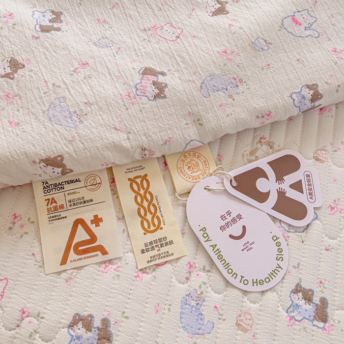 91家纺网 家纺一手货源 找家纺 几禾 2026新款云感双层纱7A抗菌夏被四件套系列-栀夏系列 栀夏-晴天小猫