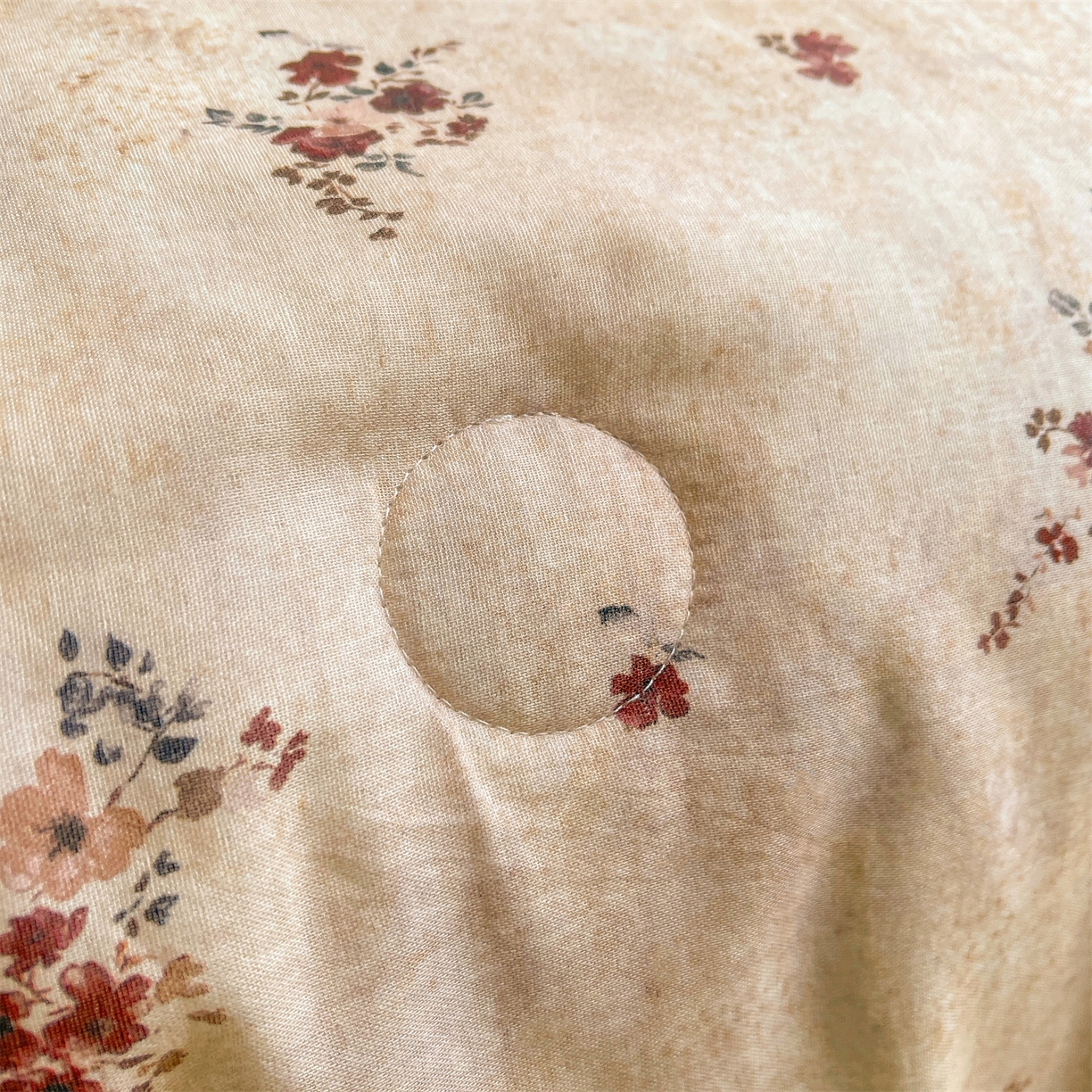 91家纺网 家纺一手货源 找家纺 小禹仔家纺 2026新款A类印花双层纱凉感大豆夏被 花涧汐-红