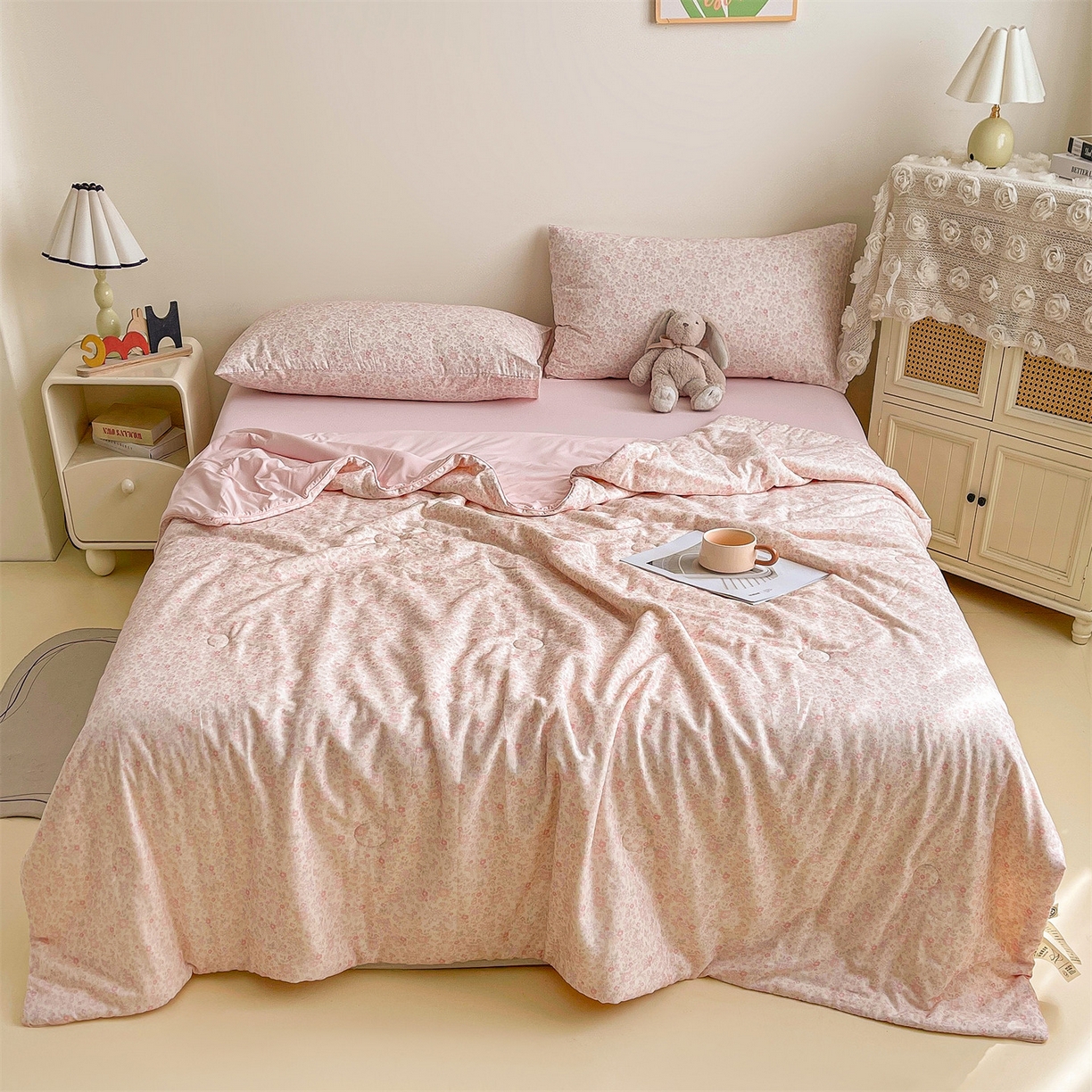 91家纺网 家纺一手货源 找家纺 小禹仔家纺 2026新款A类印花双层纱凉感大豆夏被 花喃-粉