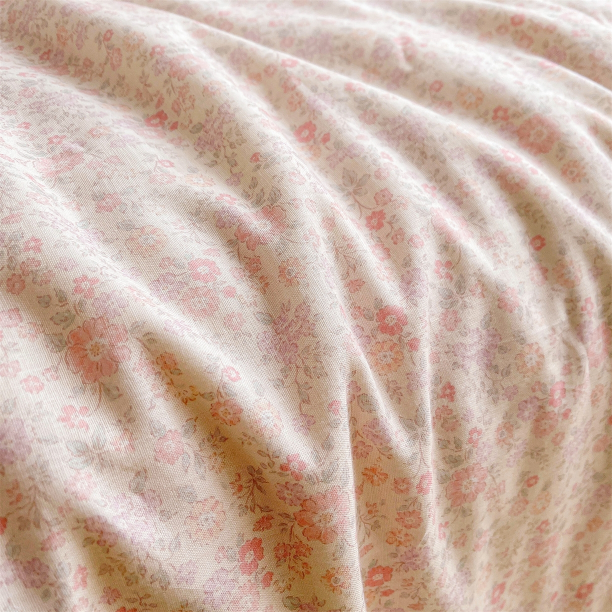 91家纺网 家纺一手货源 找家纺 小禹仔家纺 2026新款A类印花双层纱凉感大豆夏被 花喃-粉