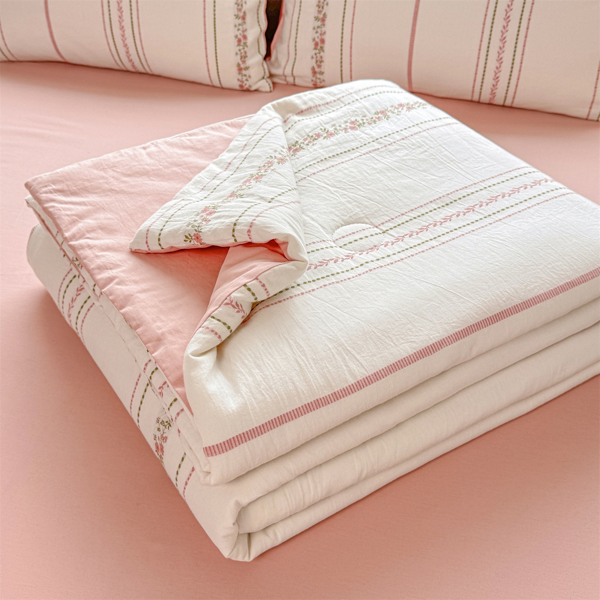 91家纺网 家纺一手货源 找家纺 灰鲸 2026新款全棉色织提花夏被夏凉被空调被 罗兰-粉