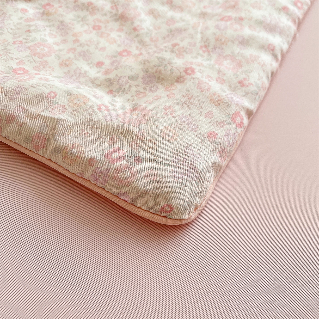 91家纺网 家纺一手货源 找家纺 小禹仔家纺 2026新款A类印花双层纱凉感大豆夏被 花喃-粉