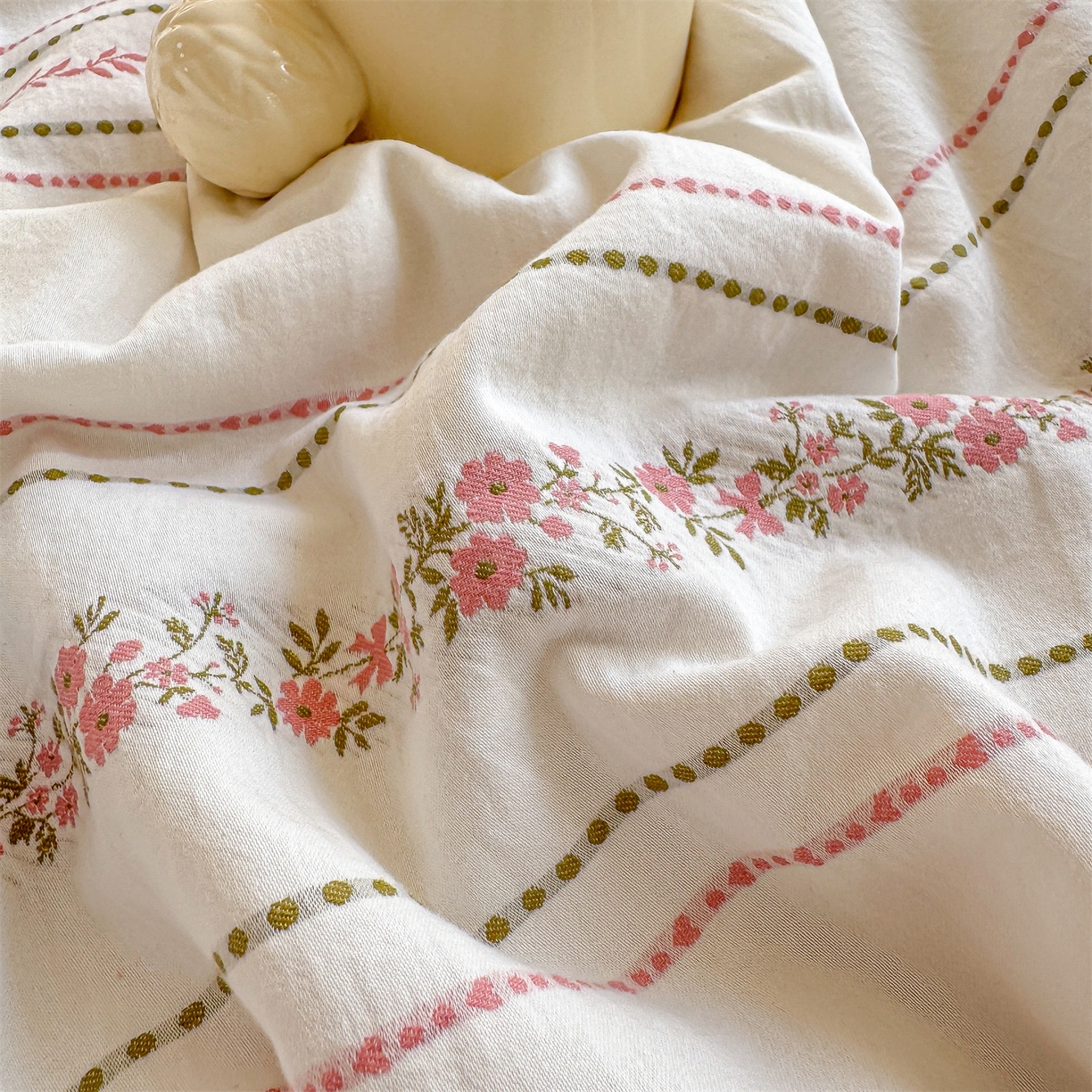 91家纺网 家纺一手货源 找家纺 灰鲸 2026新款全棉色织提花夏被夏凉被空调被 罗兰-粉