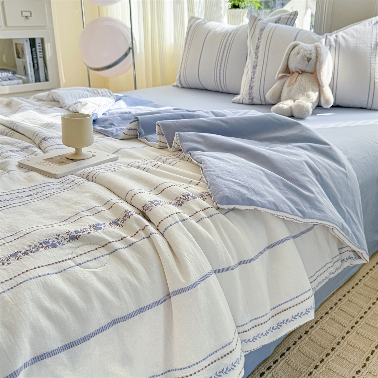 91家纺网 家纺一手货源 找家纺 灰鲸 2026新款全棉色织提花夏被夏凉被空调被 罗兰-蓝