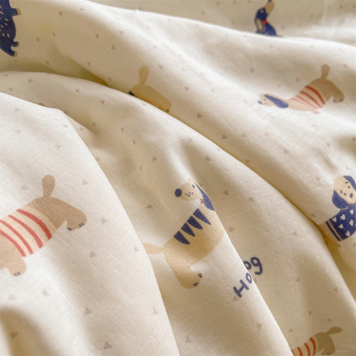 91家纺网 家纺一手货源 找家纺 小禹仔家纺 2026新款A类印花双层纱凉感大豆夏被 腊肠狗