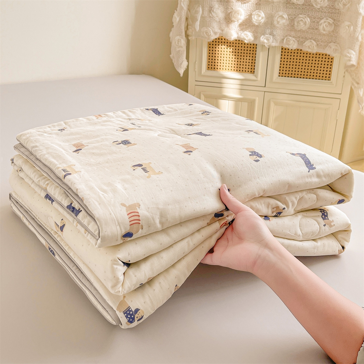 91家纺网 家纺一手货源 找家纺 小禹仔家纺 2026新款A类印花双层纱凉感大豆夏被 腊肠狗