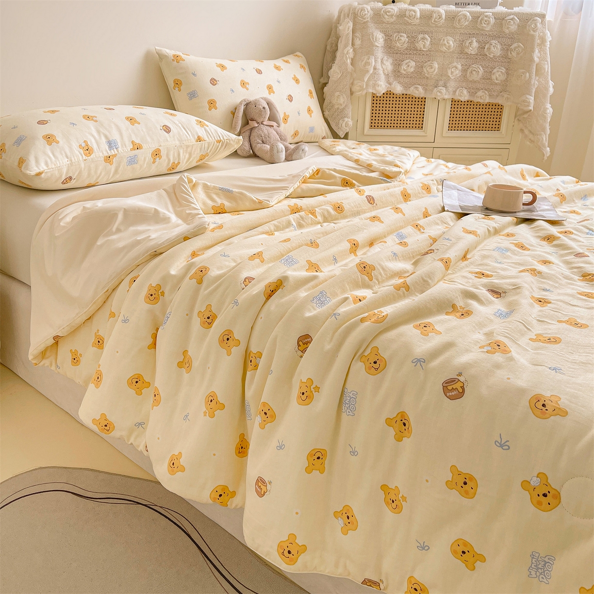 91家纺网 家纺一手货源 找家纺 小禹仔家纺 2026新款A类印花双层纱凉感大豆夏被 蜜糖维尼