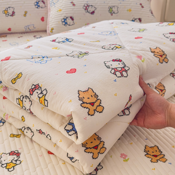 91家纺网 家纺一手货源 找家纺 几禾 2026新款云感双层纱7A抗菌夏被四件套系列-栀夏系列 栀夏-像素小猫